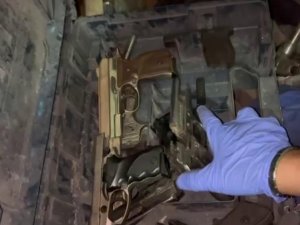 Bursa'da kaçak silah atölyesine baskın! Çok sayıda silah ele geçirildi