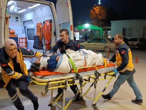 Bursa'da marketin yük asansöründe başı sıkıştı