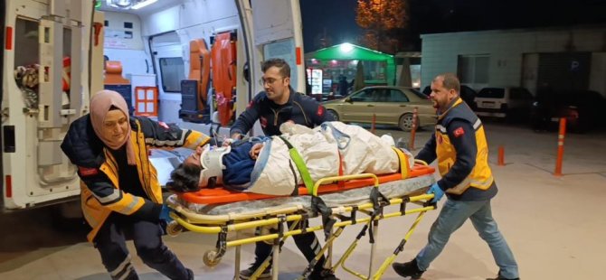 Bursa'da marketin yük asansöründe başı sıkıştı