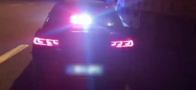 Bursa'da çakarlı otomobil jandarmadan kaçamadı