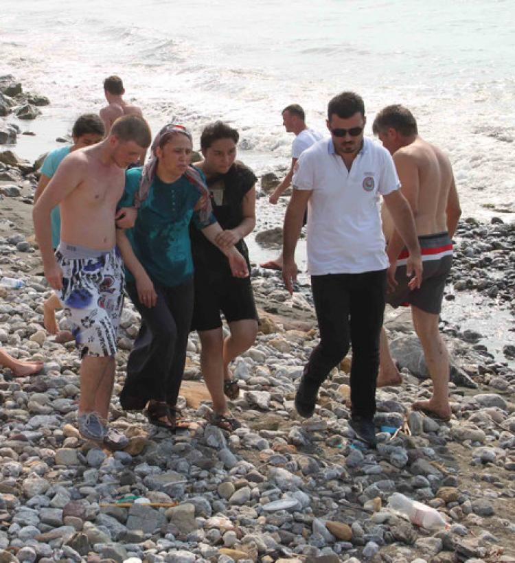 Başkasının çocuğunu kurtarmak isterken boğuldu