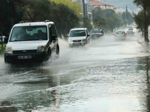 Yağışlı havalar trafikte riskleri artırıyor!