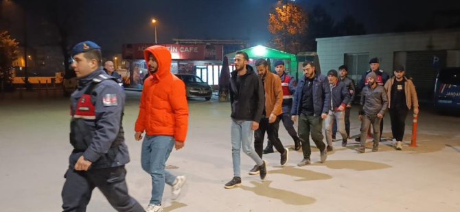 Bursa'da 8 kaçak göçmen yakalandı