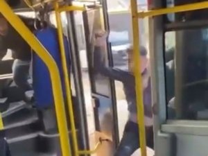 Bursa'da otobüsteki satırlı saldırgan evinde yakalandı