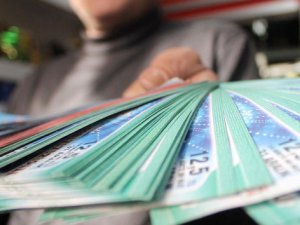 Cami önlerinde şans oyunu satışı yasaklandı