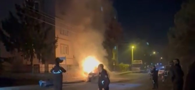Bursa'da seyir halindeki otomobil alev alev yandı