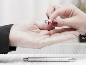 Boşanmak isteyenler dikkat! Avukat ücreti 50 bin liradan başlıyor!