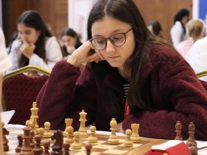 Bursa Büyükşehir Belediyesporlu Arya Aydoğan dünya 4.'sü oldu