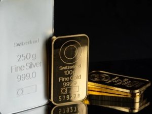 Piyasalar yanıyor! Altın ve gümüş art arda rekor kırdı