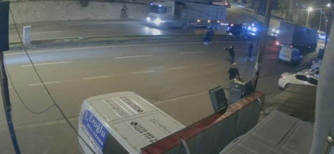 Bursa'da saniye saniye kaza! Takla atıp direğe çarptı