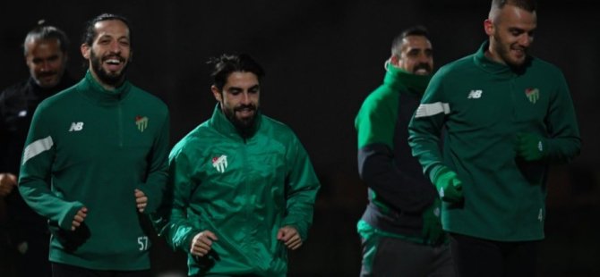 Bursaspor'un Antalya kampı başladı