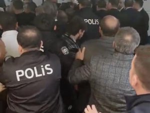 Bursa Büyükşehir Belediye Başkanı Mustafa Bozbey'e saldırı girişimi