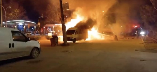 Bursa'da korkutan yangın! Baraka ve minibüs alev topuna döndü