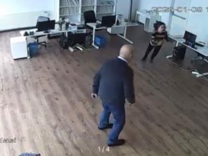 Bursa’da facia teğet geçti! Plazanın tavanı böyle çöktü