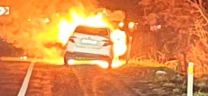 Bursa'da seyir halindeki otomobil alev alev yandı