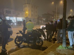 Bursa'da otomobil ile motosiklet çarpıştı... 2 yaralı