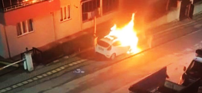 Bursa'da otomobiller alev topuna döndü