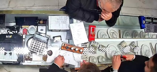 Sahte bilezikle altın almaya çalışınca yakalandı