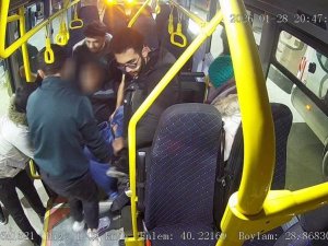 Bursa'da kalp krizi geçiren yolcuyu otobüsle acile taşıdı