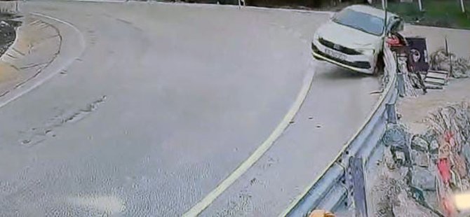 Uludağ yolunda kontrolden çıkan araç bariyerlere böyle girdi