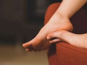 Ayaktaki küçük yaralara dikkat!