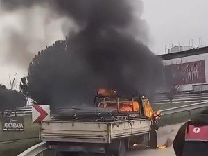 Bursa'da korku dolu anlar! Kamyonet alev alev