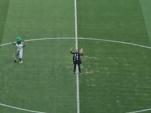 Gökhan Kırdar ile taraftardan cendere şov!