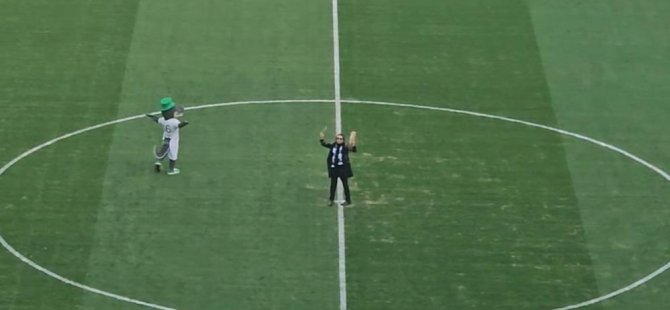 Gökhan Kırdar ile taraftardan cendere şov!