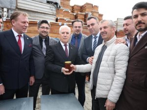 Bursa Büyükşehir'den arıcılara kovan desteği