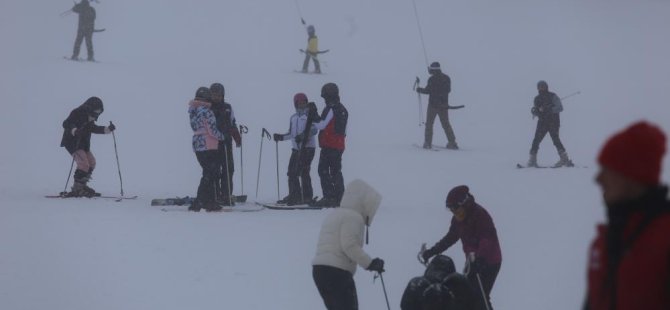 Uludağ'da kar yağışı hem turizmi hem barajları sevindirdi