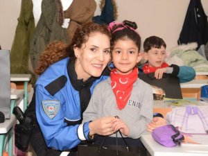 Bursa'da polislerden ilkokul öğrencilerine güvenlik eğitimi
