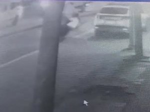 Bursa'da iki motosikletli çarpıştı! 1'i hamile 2 yaralı