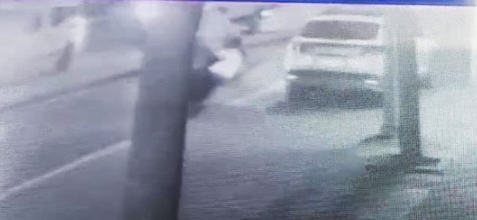 Bursa'da iki motosikletli çarpıştı! 1'i hamile 2 yaralı