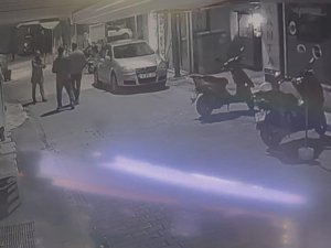 Bursa'da kanlı hesaplaşma! Husumetlisine sokak ortasında kurşun yağdırdı