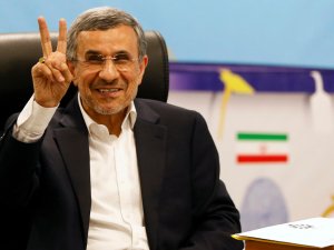 'Öldü' denilen Ahmedinejad'dan haber var