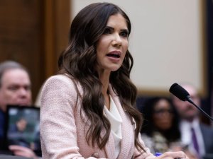 Trump, İç Güvenlik Bakanı Noem'i görevden aldı