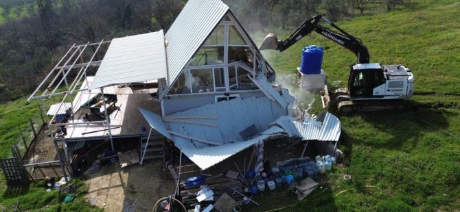 Bursa'da tarım arazilerine kurulan tiny house'lar tek tek yıkıldı