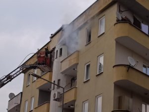 Bursa'da yemek yaparken evi yaktı