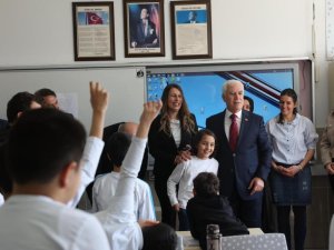 Arkadaşlarına söz verdi, Başkan Bozbey'i sınıfa getirdi