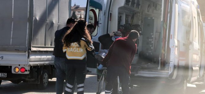 Bursa'da motosiklet devrildi! 4 yaralı