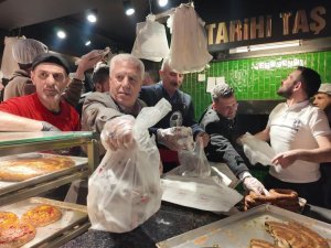 Başkan Bozbey Abdal Meydanı'nda vatandaşlarla buluştu