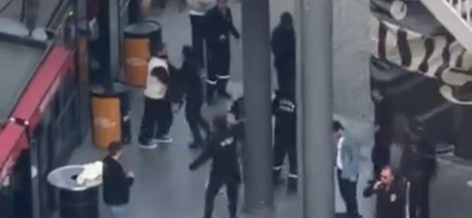 Bursa'da AVM'de tekme tokat kavga!