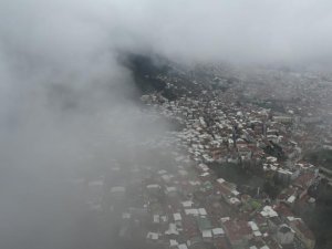 Uludağ'dan inen sis Bursa'yı böyle sardı