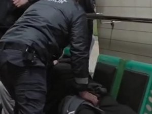 Bursaray istasyonunda kanlı kavga!