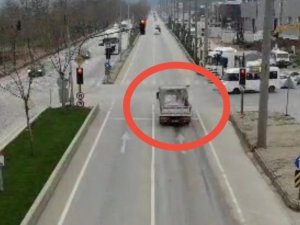 Bursa'da kırmızı ışık ihlali yapan araçlar dronlu takip!