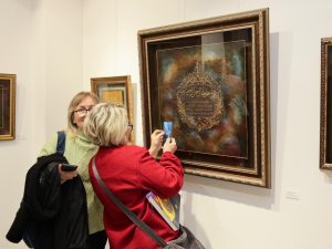 ‘Zer-i nab' tezhip sergisi Bursa'da ziyarete açıldı