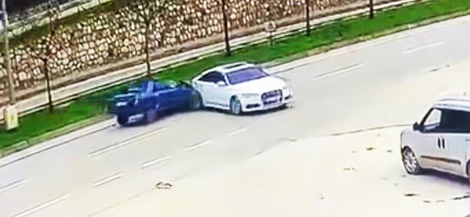 Bursa'da sürücüsüz araç trafiğe çıktı, kaza böyle geldi