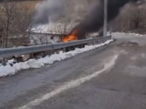 Bursa'da korkutan yangın! Bağ evi alev alev yandı