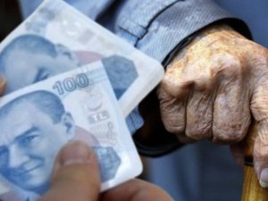 Yaş ve prim dolsa da emekli olamayabilirsiniz! Kritik 25 yıl uyarısı