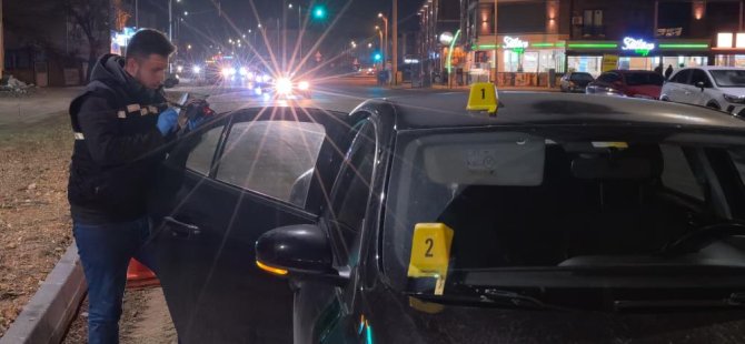 Bursa'da seyir halindeki otomobile yorgun mermi isabet etti